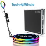 فوتوبوث 360 من Technowhale موديل TW360-YTK بحجم 115 سم، تتسع لـ7 أشخاص، مع تحكم عبر التطبيق، دوران 360 درجة، وصندوقي إضاءة، مثالية للحفلات والفعاليات